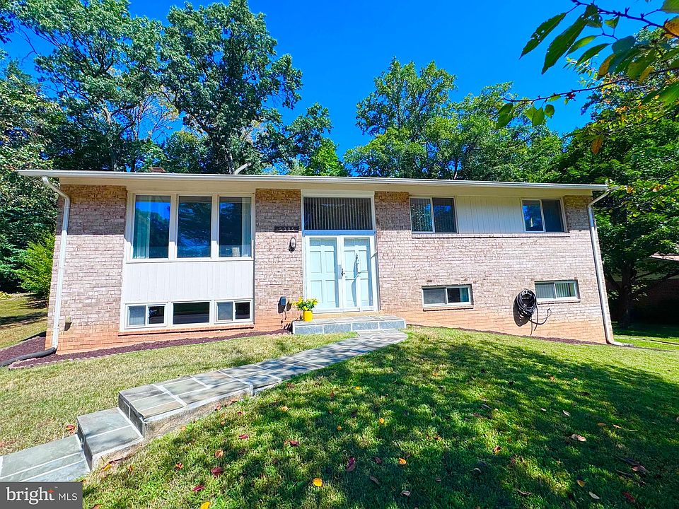 1st image of 5005 Gainsborough Dr