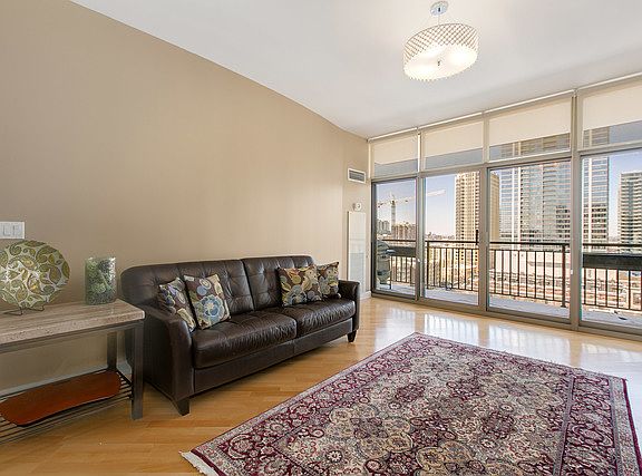 3rd image of 1335 S Prairie Ave Unit 1209