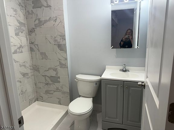 4th image of 479 N 6th St #1