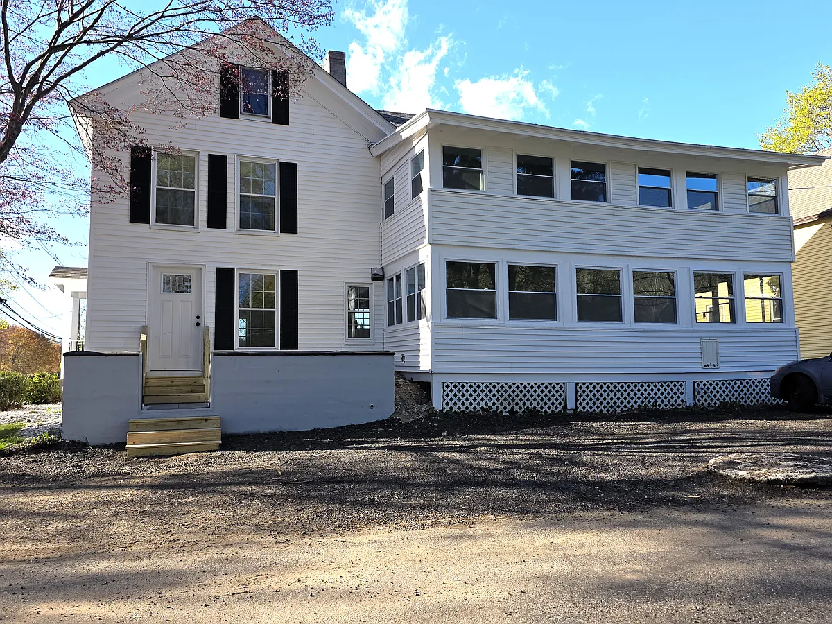 Building Photo - 122 Chapin Rd