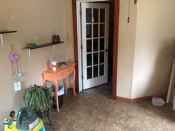 2nd image of 506 W Madison St