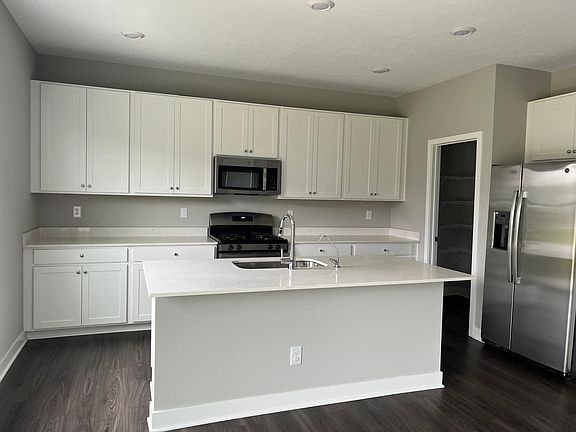 3rd image of 3042 Gibbert Ln