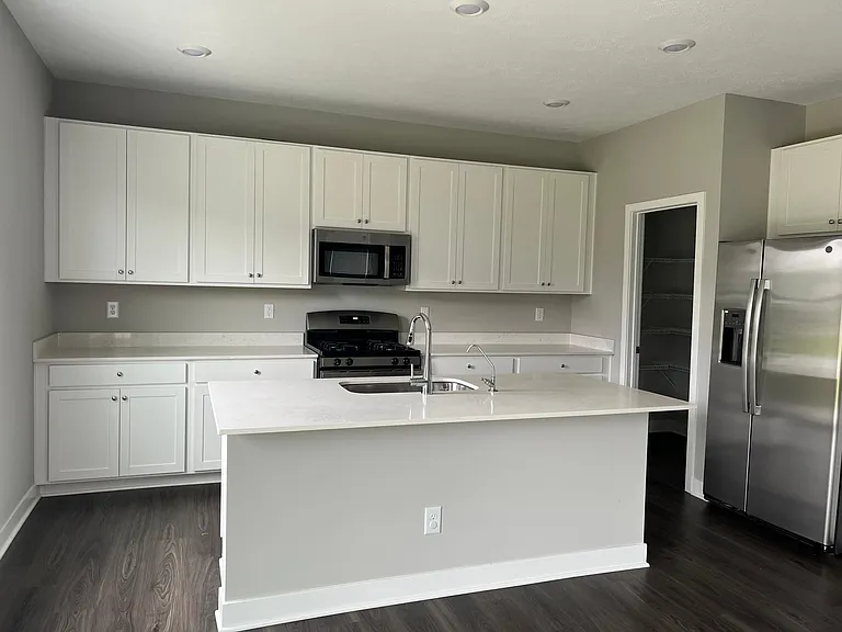 3042 Gibbert Ln — Photo 3