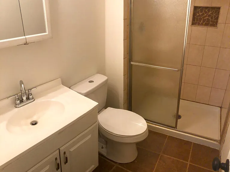 14 Bellaire Dr — Photo 8