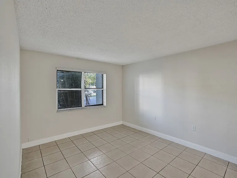 4205 N University Dr #108 — Photo 21