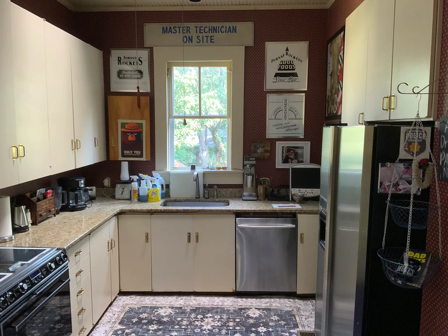4 bed, 3400 sqft, $1,988 — Photo 3