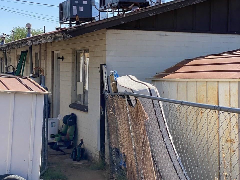 2nd image of 3513 E Oak St
