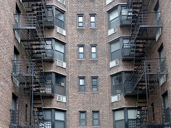 4th image of 330 E 70th St APT 4G