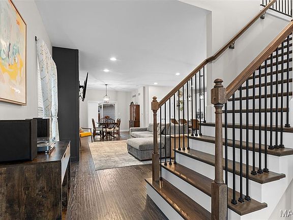 5th image of 2634 Lyle Ave