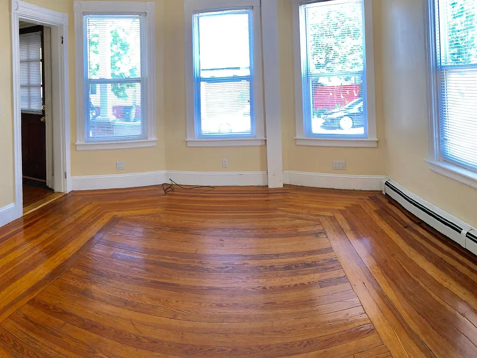 85 1/2 Vinton St