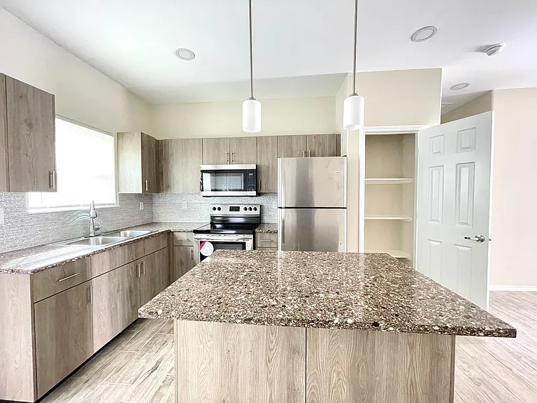 5203 N Hiawatha Dr #1 — Photo 7