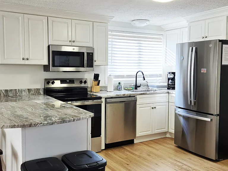 72 E Grand Ave #100 — Photo 10
