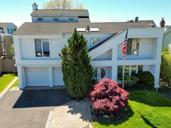 2912 Bay Drive, Merrick, NY 11566
