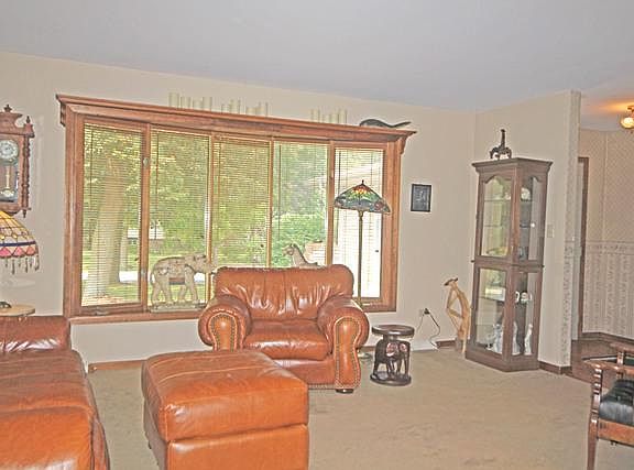 5th image of 39W467 Hemlock Dr