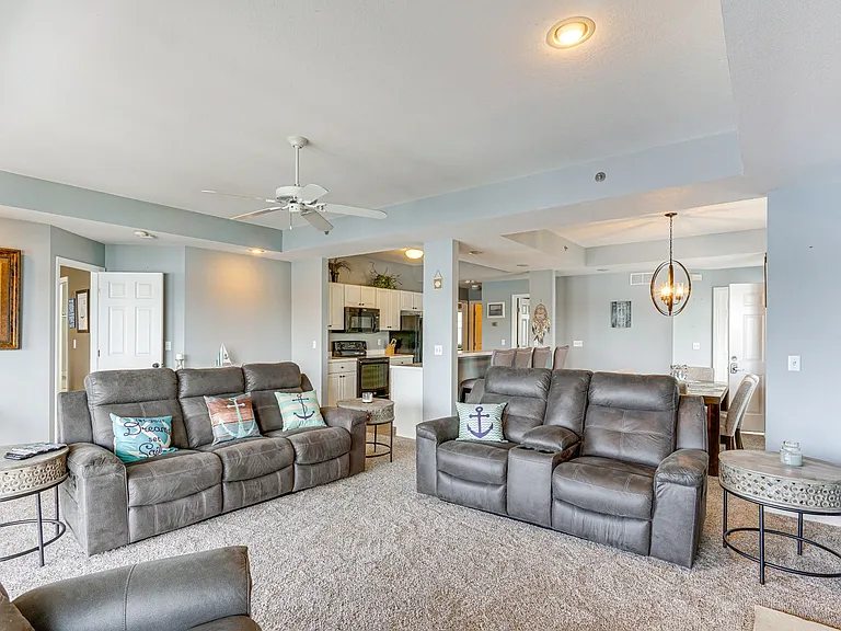 200 E Harbour Towne Dr #E203 — Photo 6