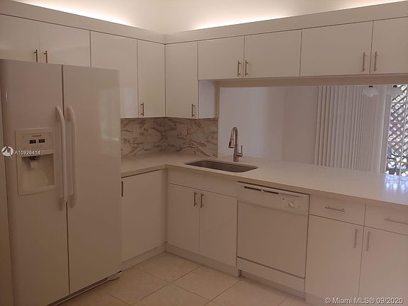 2nd image of 4748 E Hemingway Cir #27