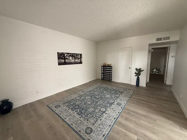 2 bed, 800 sqft, $1,295 — Photo 2