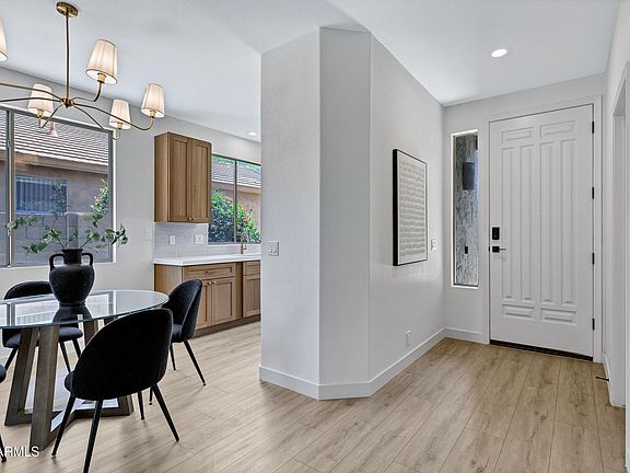 5th image of 272 N KIMBERLEE Way