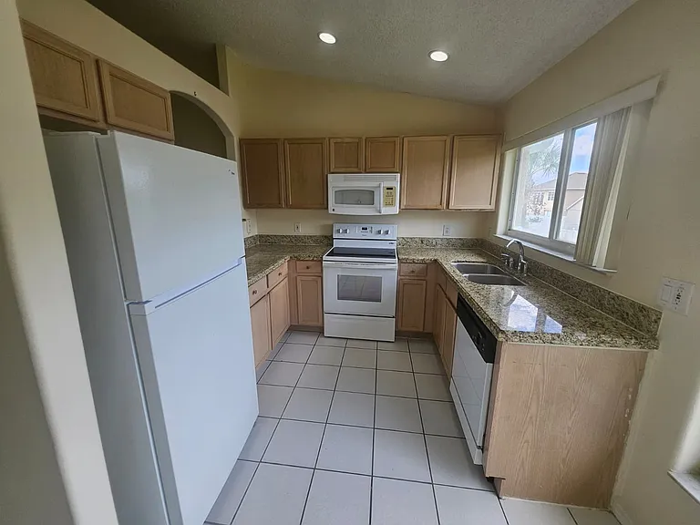 13415 Fairway Glen Dr #203 — Photo 6