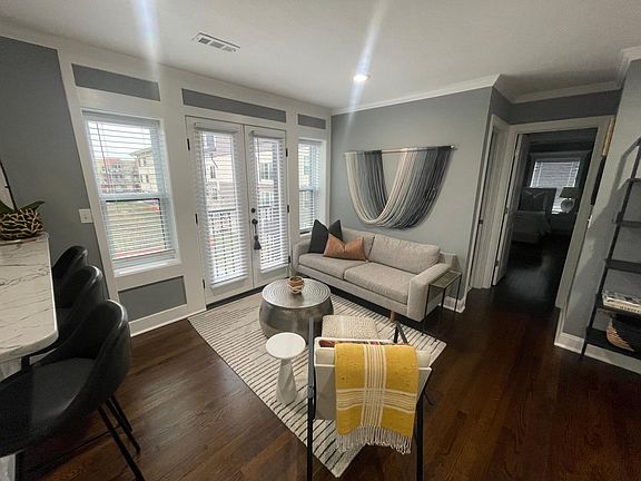 3rd image of 4509 Broadway Blvd #301