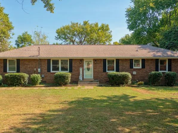 1423 Sparta Pike, Lebanon, TN 37090