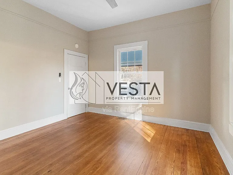 555 Baldwin Ave — Photo 16