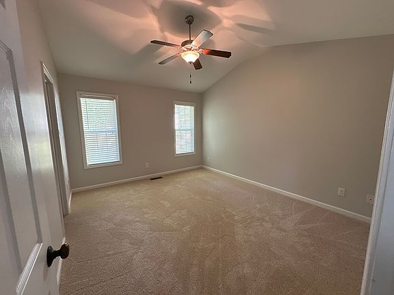 5th image of 74 Apple Ct