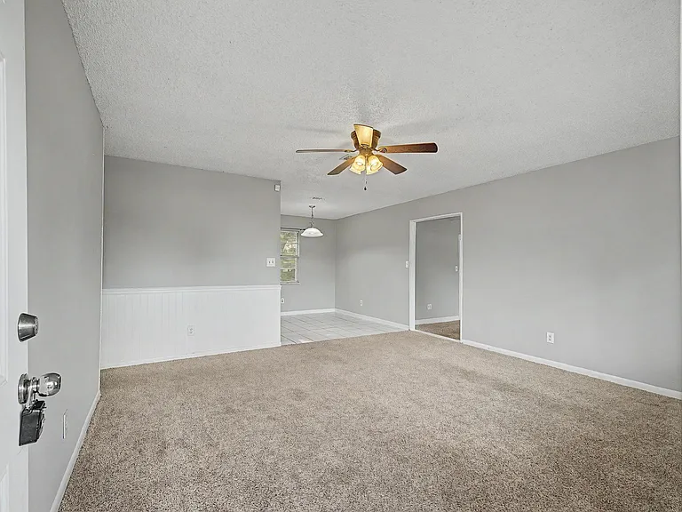 7231 Chapel St — Photo 7