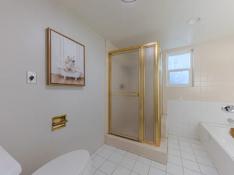 409 Genoa St — Photo 44