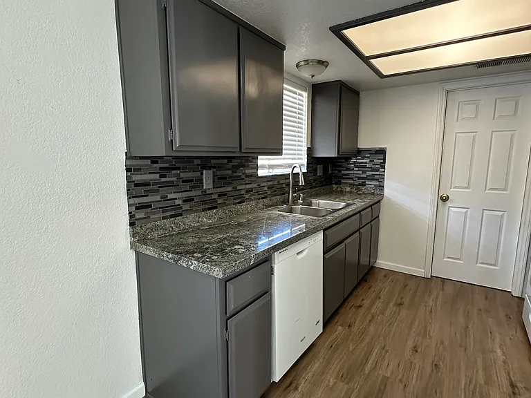 2798 N Junipero Ave #3 — Photo 7