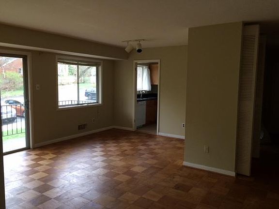 2nd image of 10654 Montrose Ave APT 2