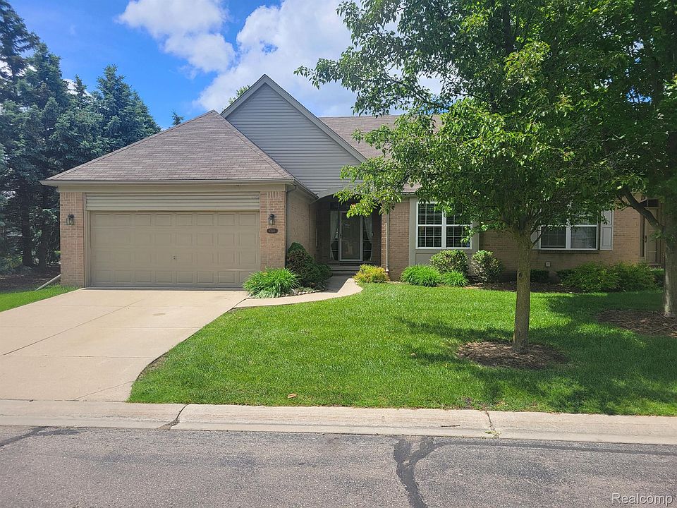 1st image of 43115 Cove Dr