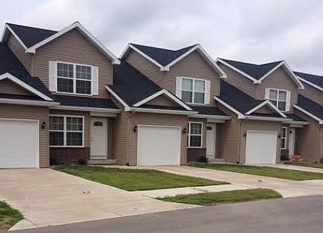 1st image of 1018 Wasek Dr Unit 5