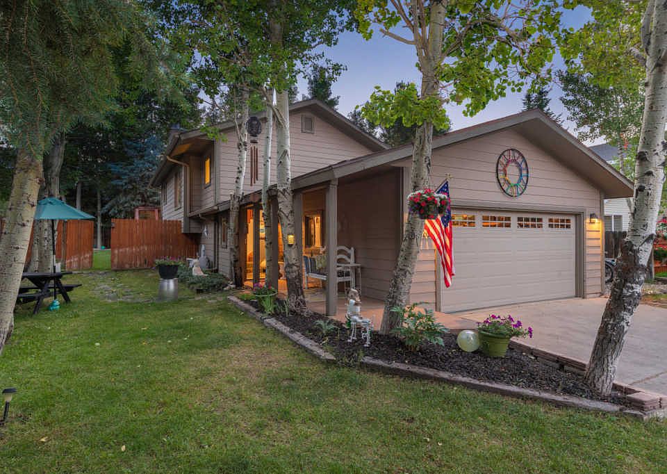 1st image of 2265 Monarch Dr