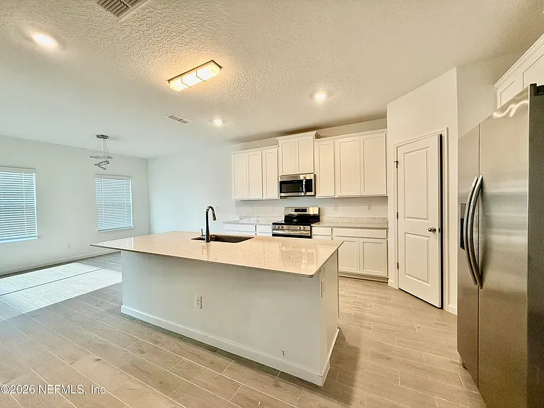 4033 Haydon Burns Pl — Photo 5