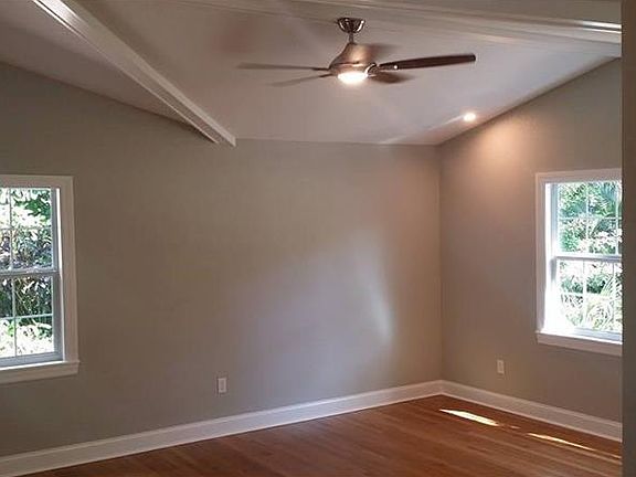 4th image of 318 Palm Ln N
