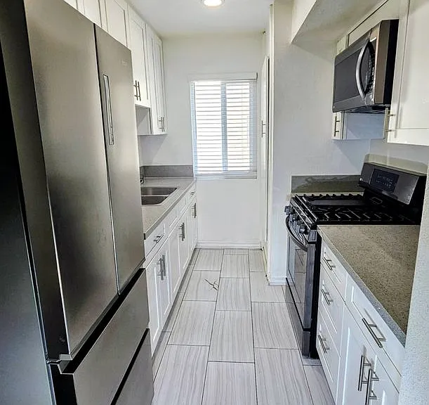 1139 W Badillo St #B — Photo 7