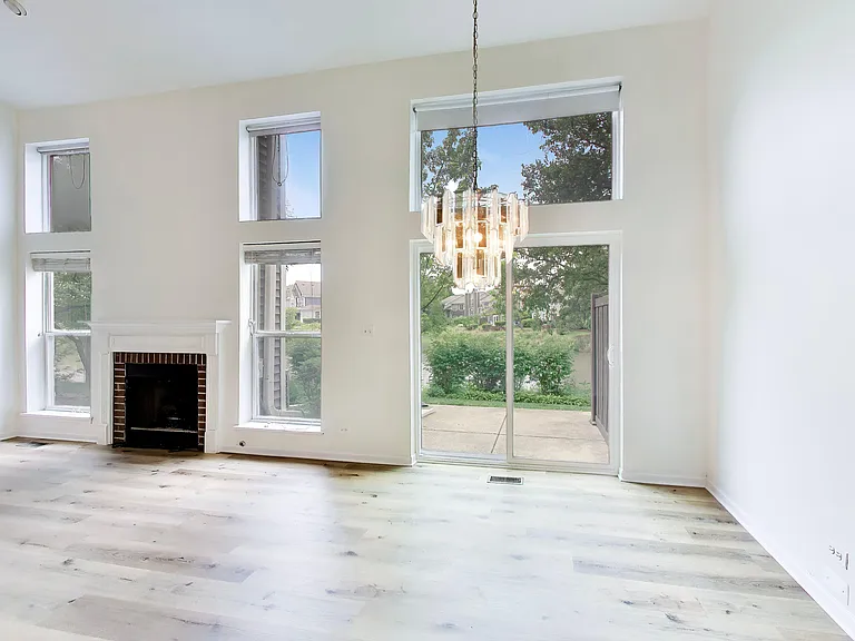 312 E Tall Oaks Ln — Photo 27