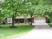 1st image of 142 Lakefront Cir