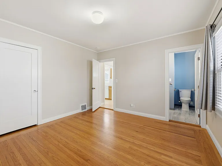 126 Jeter St — Photo 16