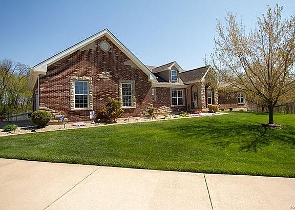 3rd image of 271 Lake Forest Dr