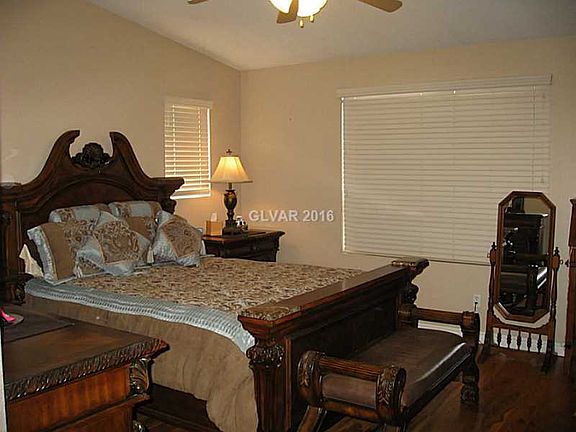 3rd image of 9652 Belle Regal St