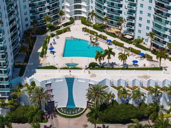7900 Harbor Island Dr, North Bay Village, FL