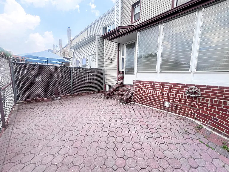 8407 63rd Ave — Photo 12