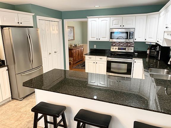 5th image of 4300 Foxmoor Dr