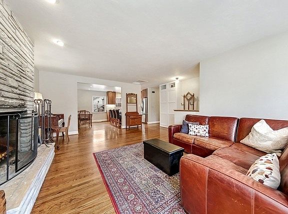 3rd image of 239 Woodstock Ave