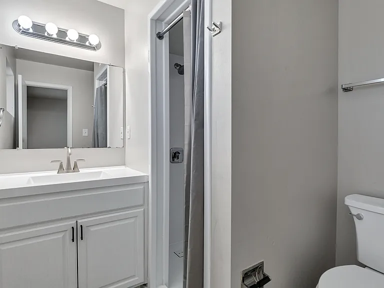 3702 W Tuckey Ln — Photo 24