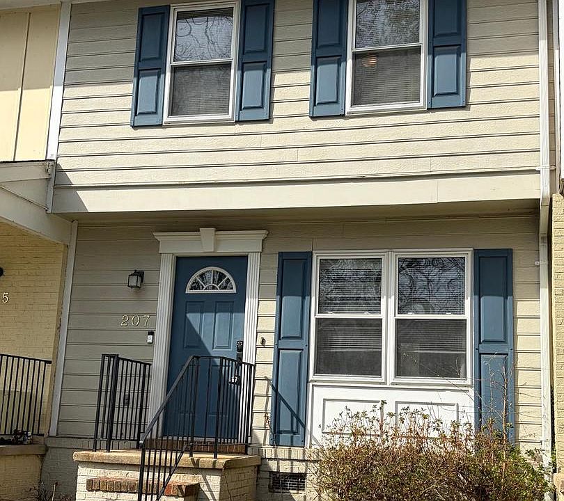 1st image of 207 Greenhill Ct
