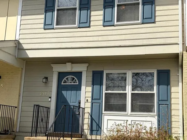 207 Greenhill Ct, Ranson, WV 25438