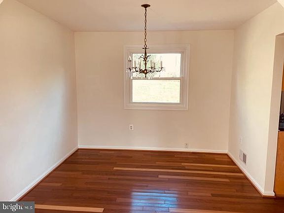 4th image of 6525 Farmingdale Ct